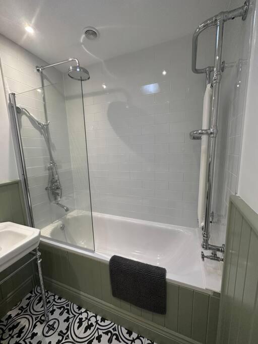 فيلا Riverside 3 Bed House وِنشيستير المظهر الخارجي الصورة
